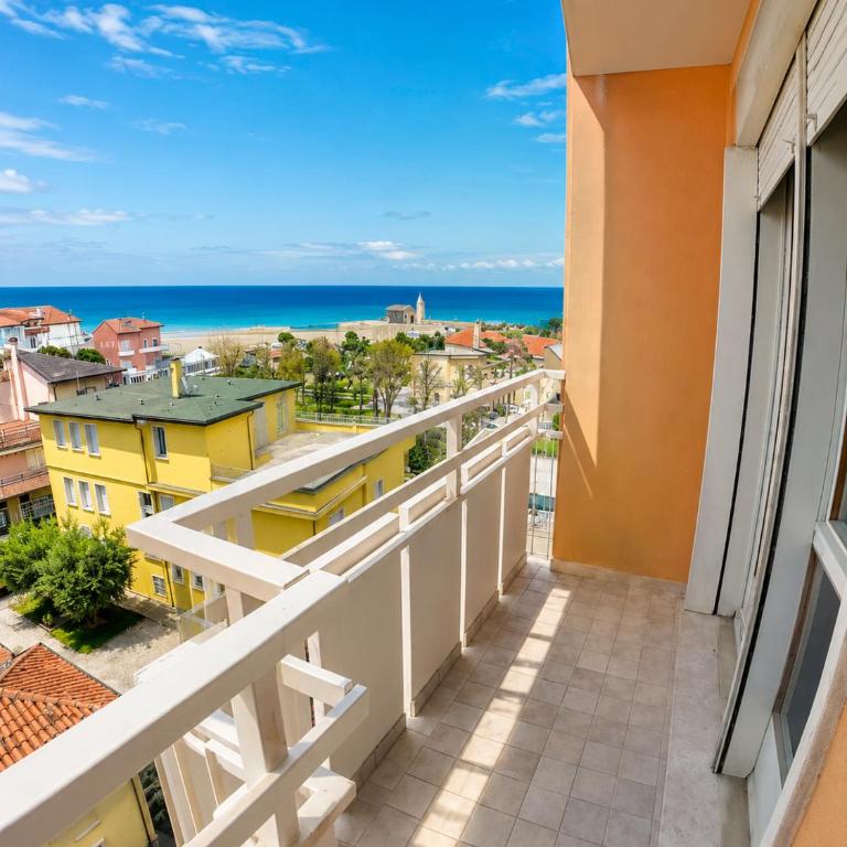 Condominio Commerciale - Appartamento con Vista Mare - 4