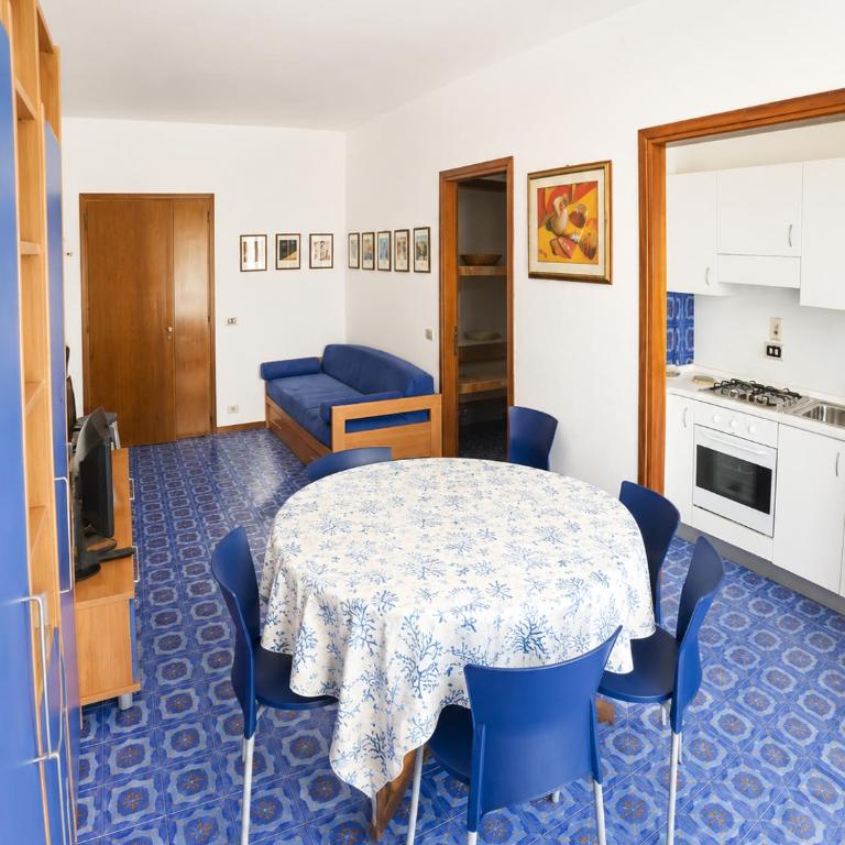 Condominio Commerciale - Appartamento con Vista Mare - 5