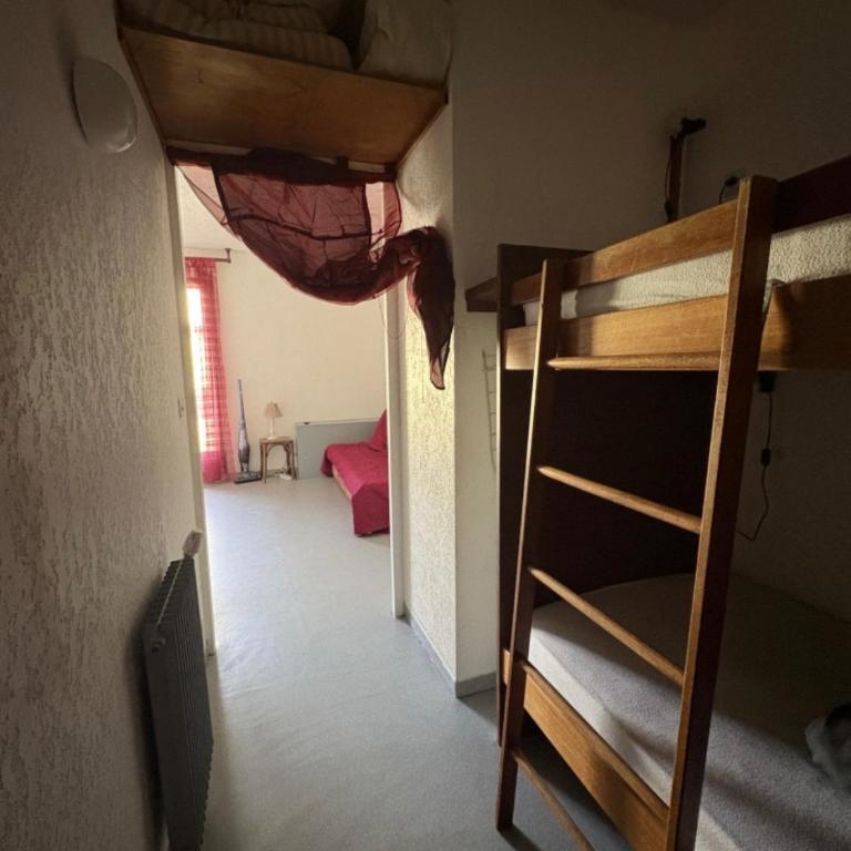 Centre village, proche toutes commodités - Apartment mit 1 Schlafzimmer und Balkon - 6