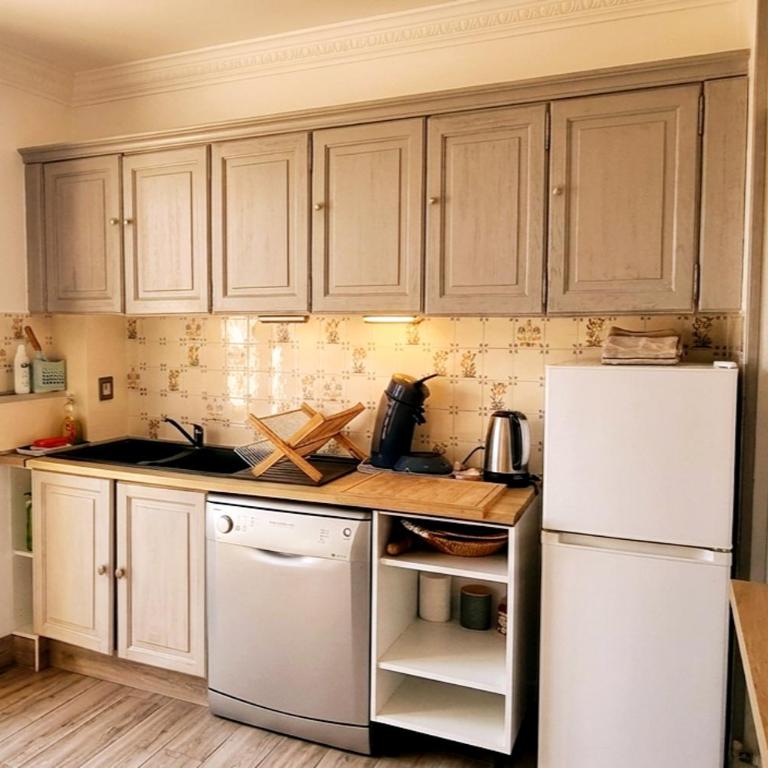 LES FRUITS DE MER, plage et centre à pied, lits faits, parking gratuit, animal bienvenu - Apartment mit Terrasse - 12