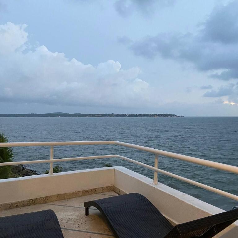 1 bedroom private jacuzzi and direct beach access - Apartamento - 4
