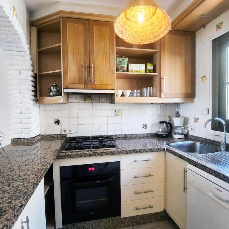 AA Guest - The Horse Sea Views with Swimming Pool - Two-Bedroom Apartment - 9