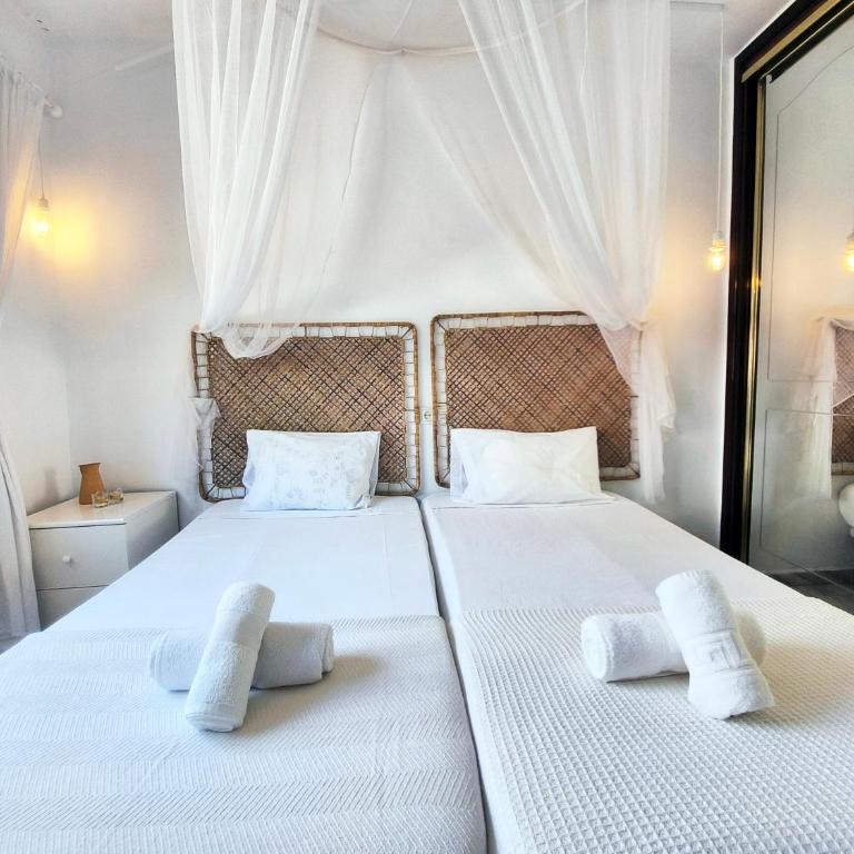 AA Guest - The Horse Sea Views with Swimming Pool - Two-Bedroom Apartment - 16