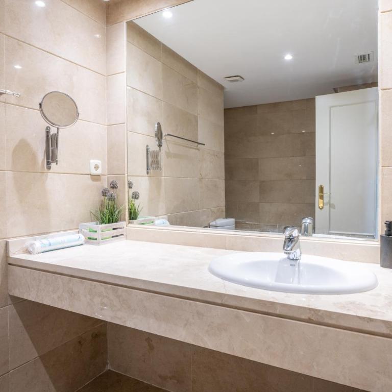 Charming 3BR Puerto Banús Marbella - Appartamento con 3 Camere da Letto - 15