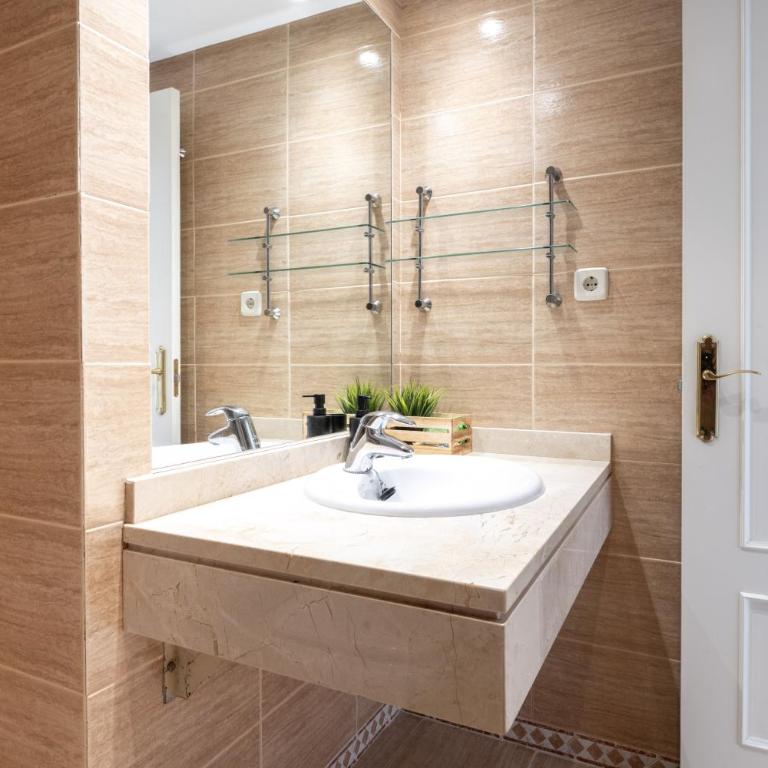 Charming 3BR Puerto Banús Marbella - Appartamento con 3 Camere da Letto - 17