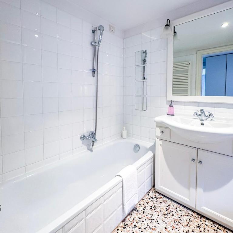 Casa con vista canale - Appartamento con 2 Camere da Letto - 30