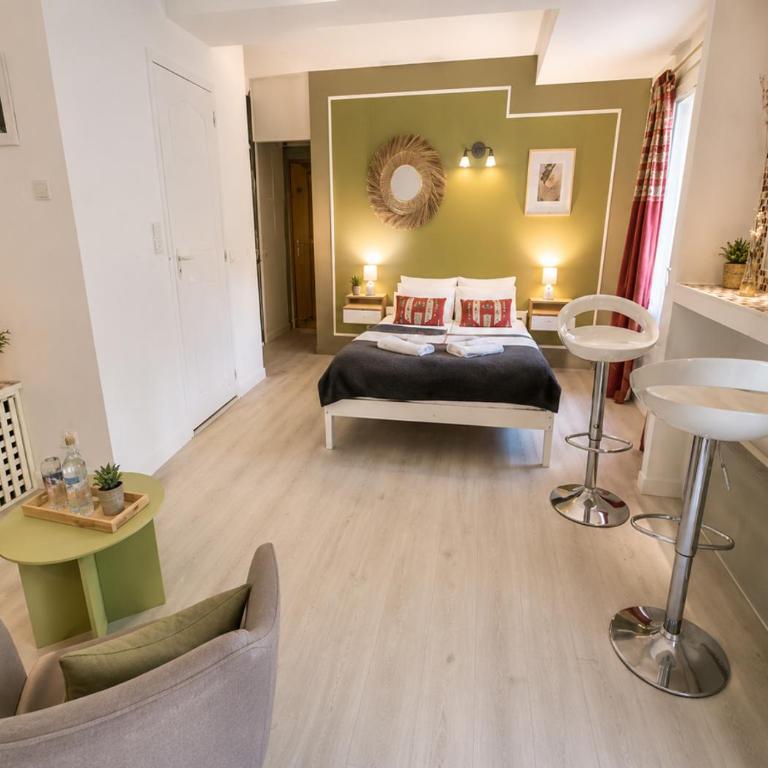 Au Berceau de Bernadette - Bernadette's cradle - Near Bernadette'House - Chambre Double avec Balcon - 25