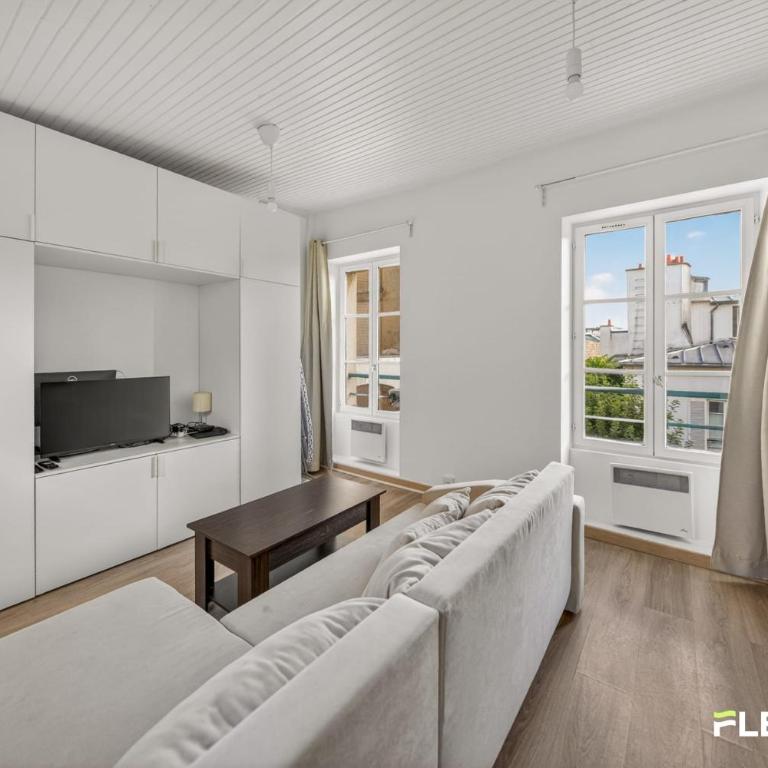Charmant studio lumineux proche Montmartre Paris 9è - Appartement - 1
