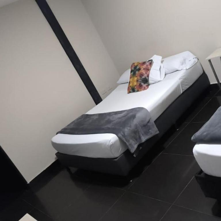 Hotel Aura Nutibara - Triple Room - 1