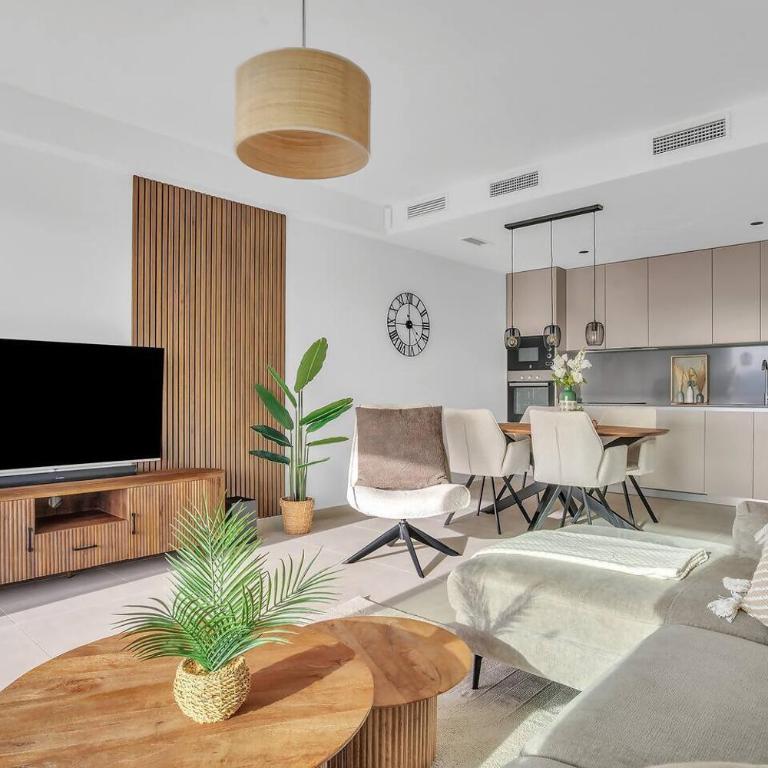 Oceana Gardens Apartment - Two-Bedroom Apartment - 9