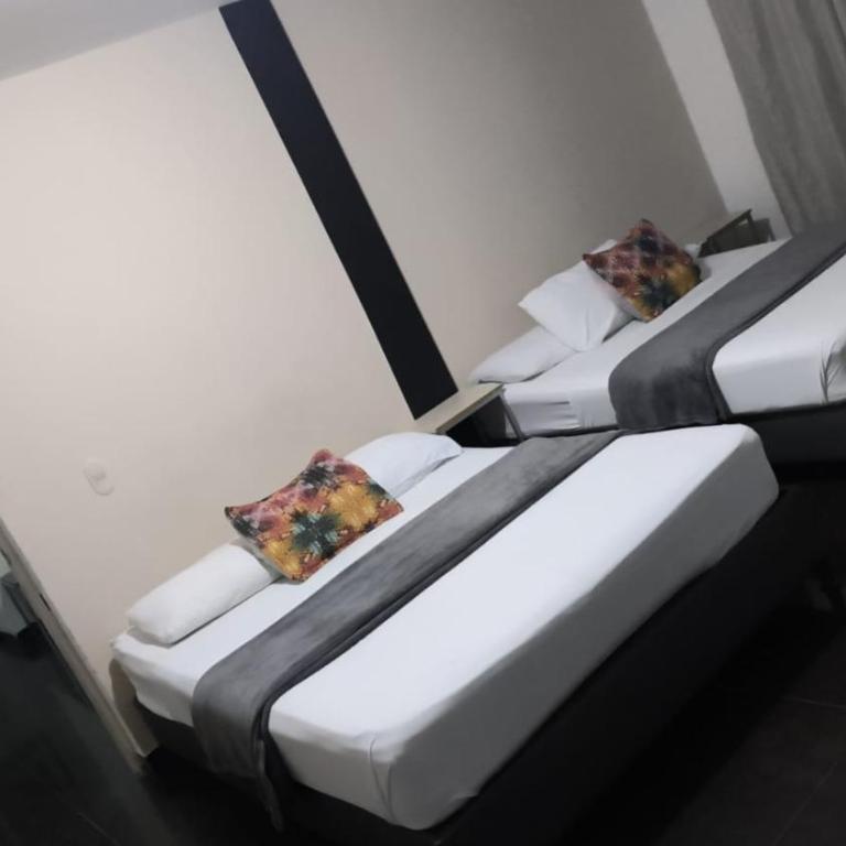 Hotel Aura Nutibara - Quadruple Room - 4