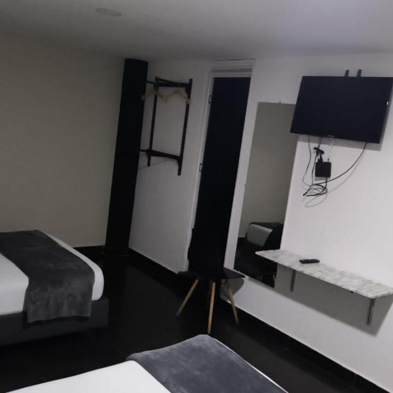 Hotel Aura Nutibara - Quadruple Room - 6