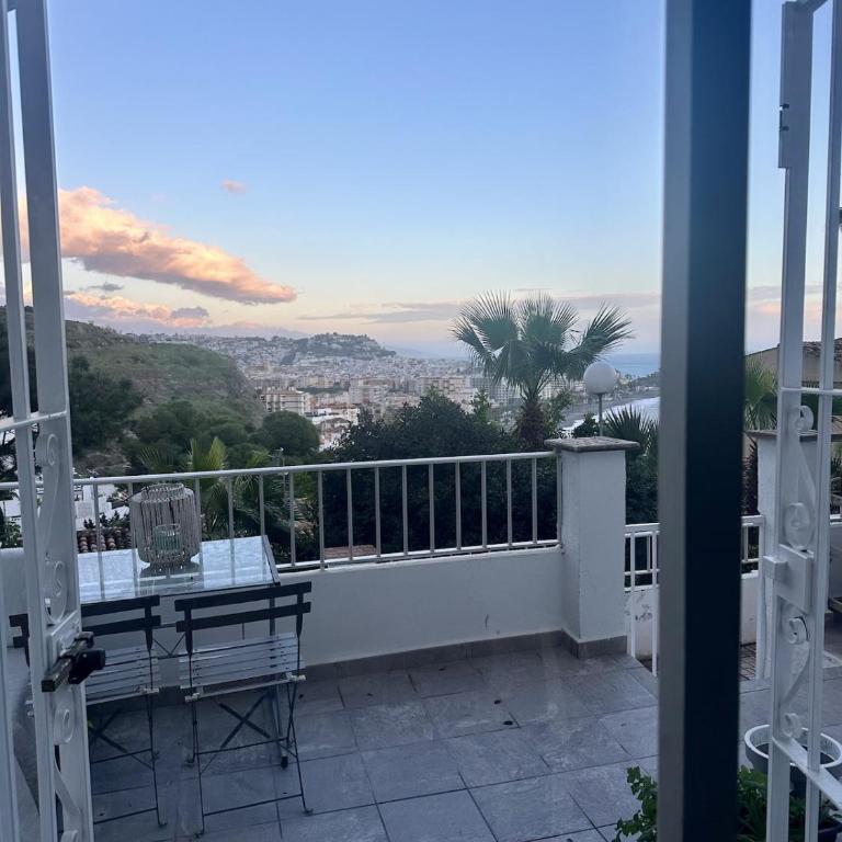 Luminoso apartamento con vistas al mar y piscina - Apartamento de 1 dormitorio - 10