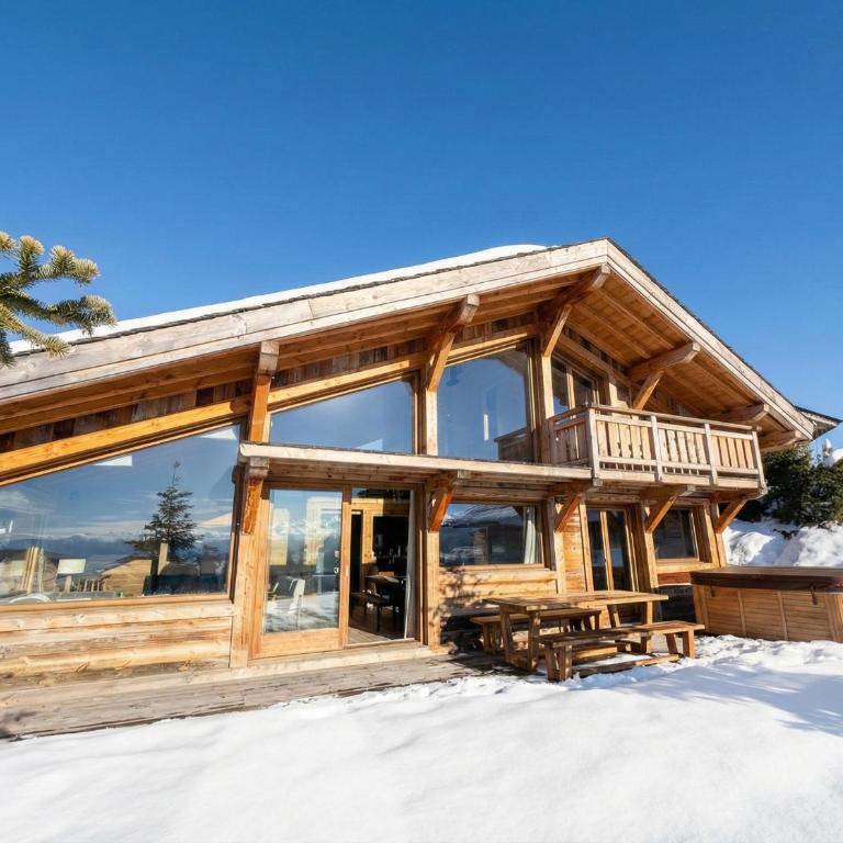 Splendide châlet neuf avec jaccuzzi - Three-Bedroom Chalet - 31