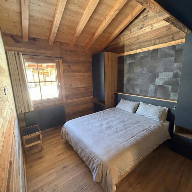 Splendide châlet neuf avec jaccuzzi - Three-Bedroom Chalet - 19