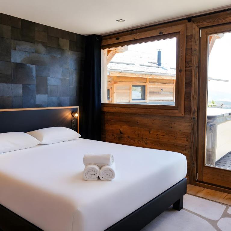 Splendide châlet neuf avec jaccuzzi - Three-Bedroom Chalet - 17