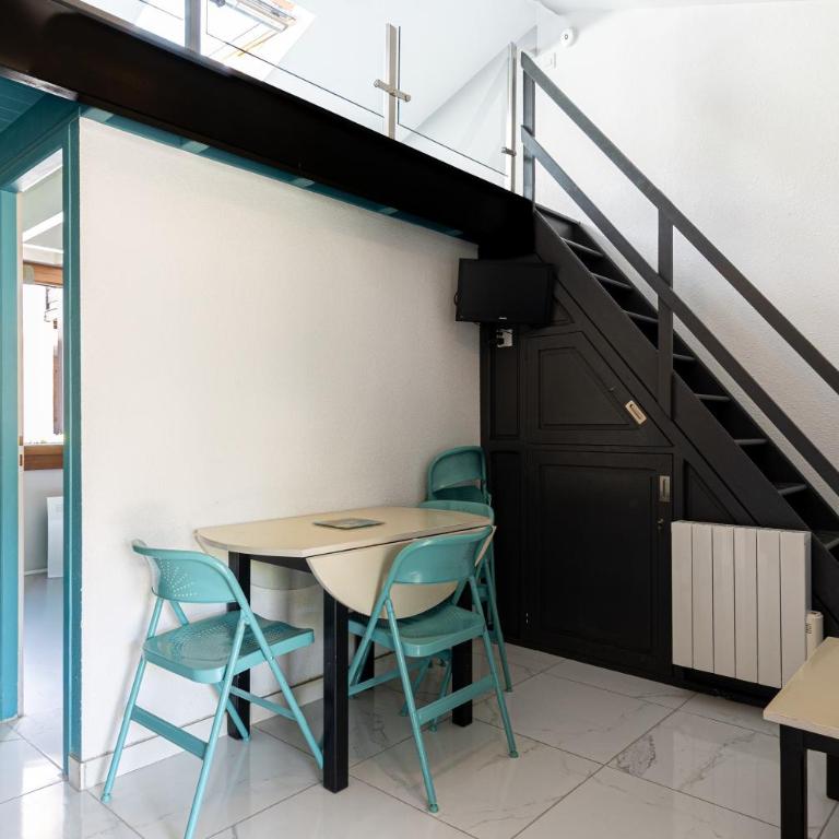 Villa Lolo, Piscine et Terrasse - Maison 2 Chambres - 11