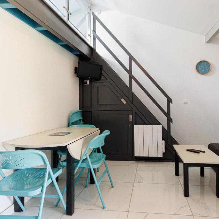 Villa Lolo, Piscine et Terrasse - Maison 2 Chambres - 9