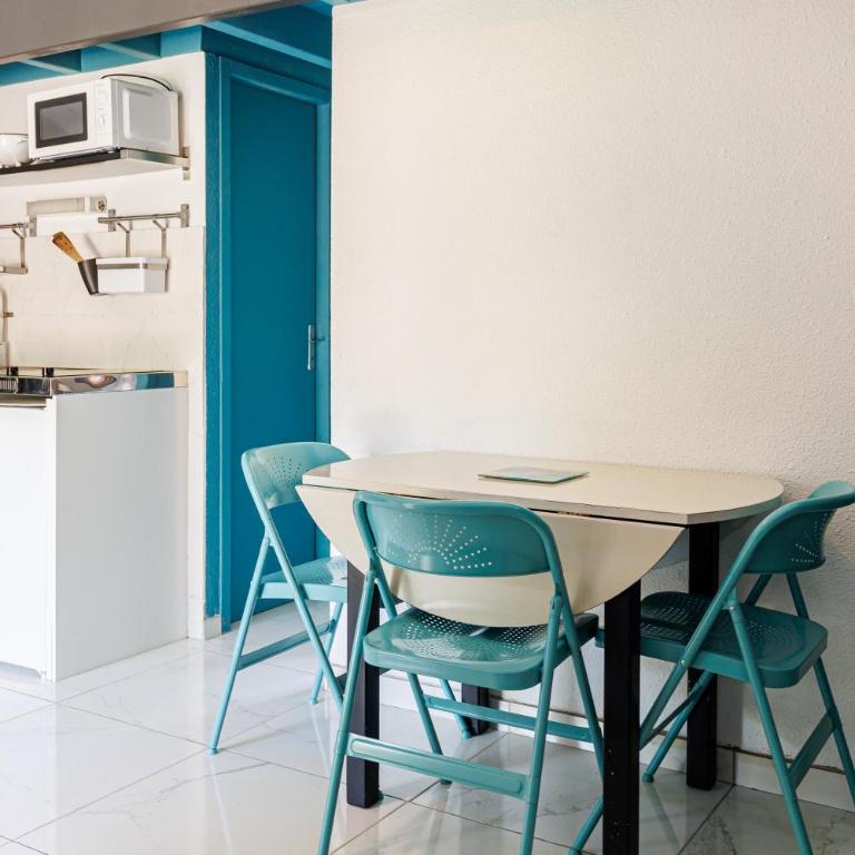 Villa Lolo, Piscine et Terrasse - Maison 2 Chambres - 10