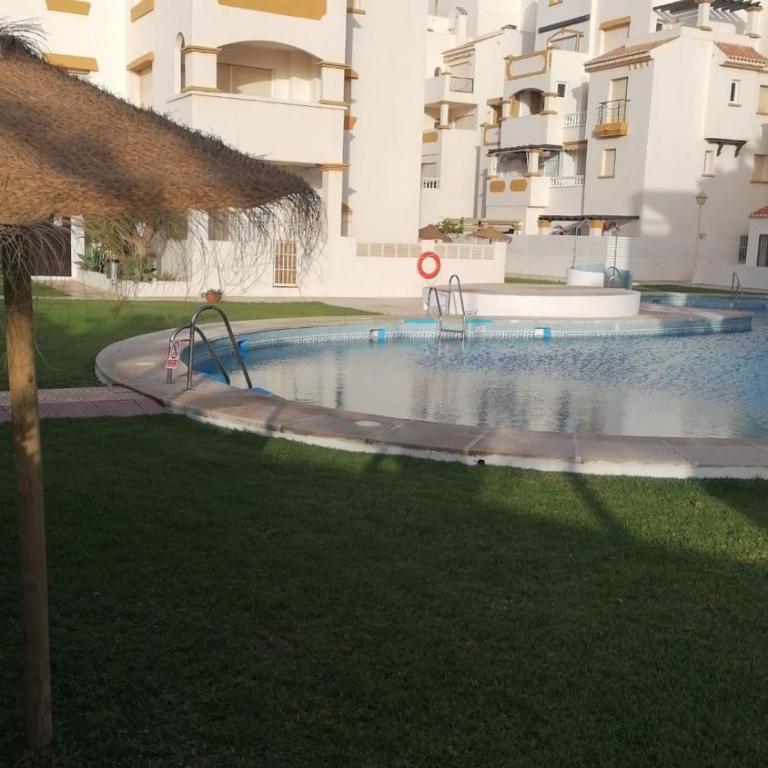 Two Bedroom Apartment on Front Line Of The Beach - Appartamento - 34