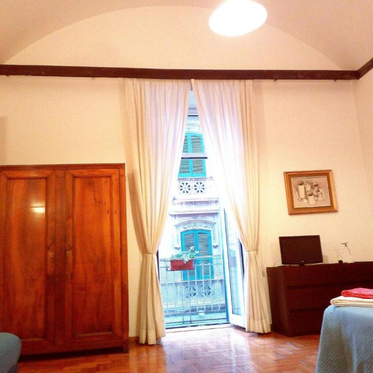 B&B Amedeo - Double or Twin Room with Balcony - 9