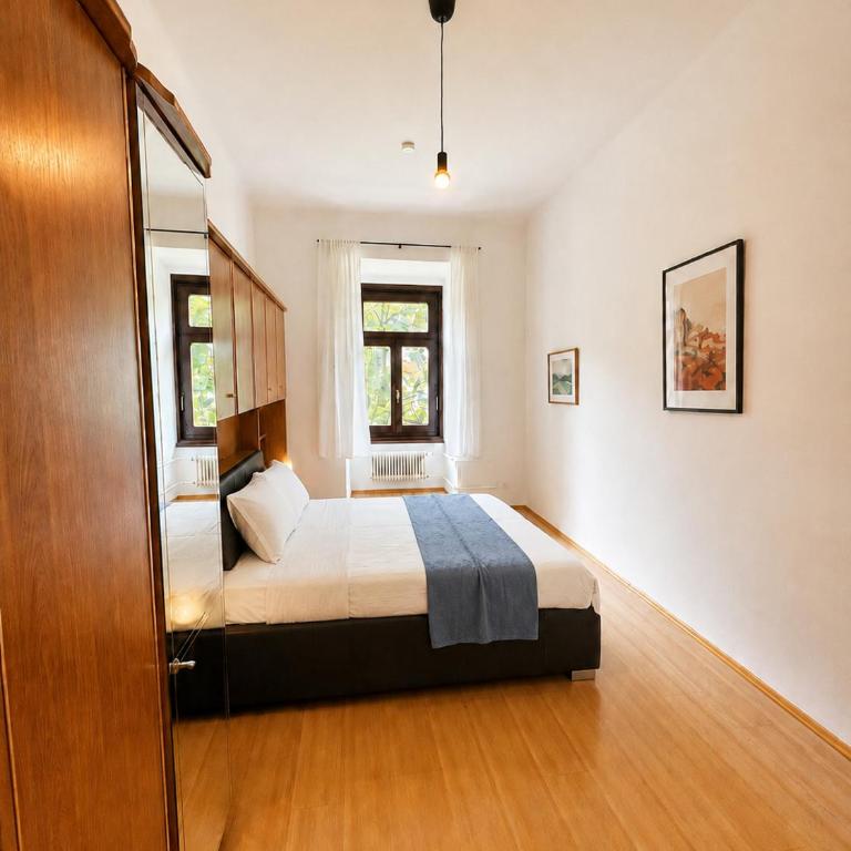 NUMBR25 - self service & low budget Hotel - Appartamento Familiare con 2 Camere da Letto e Vista - 4