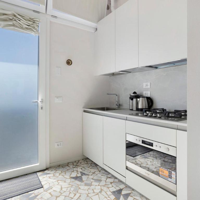 Duca D'Aosta Suite a Viareggio - Apartamento Superior de 1 dormitorio con balcón - 10