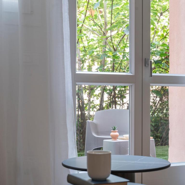 Bright 2BR - 2BA - Garden - AC - Central - Appartamento con 2 Camere da Letto - 24