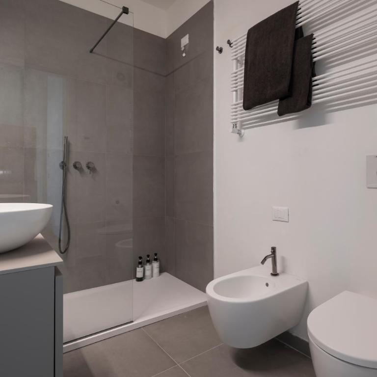 Bright 2BR - 2BA - Garden - AC - Central - Appartamento con 2 Camere da Letto - 6