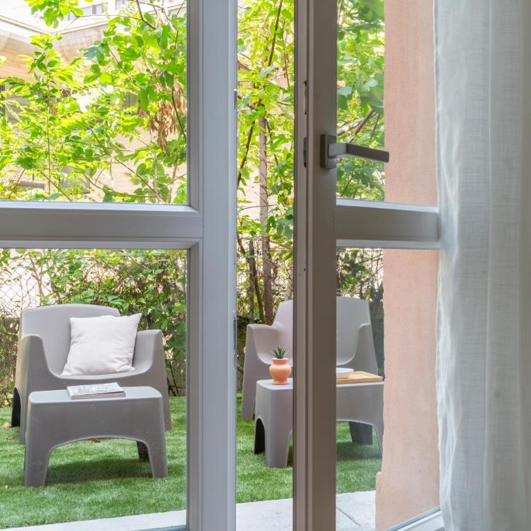 Bright 2BR - 2BA - Garden - AC - Central - Appartamento con 2 Camere da Letto - 30