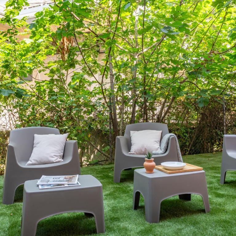 Bright 2BR - 2BA - Garden - AC - Central - Appartamento con 2 Camere da Letto - 50