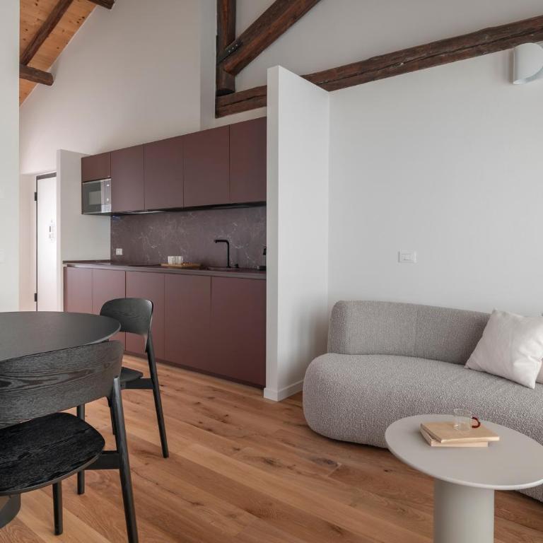 Bright 2BR - 2BA - AC - Central Bologna - Appartamento con 2 Camere da Letto - 2