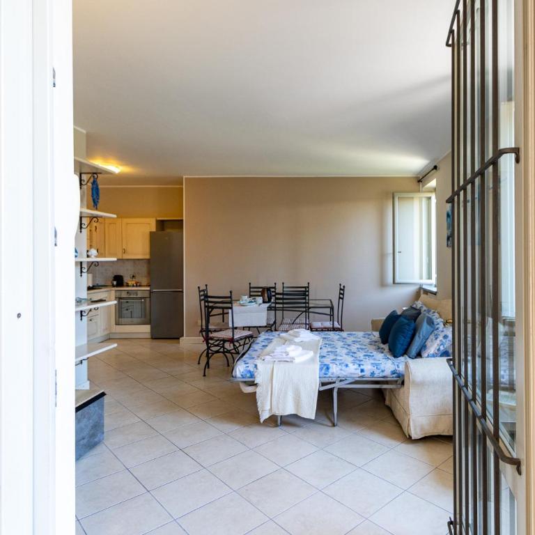 Cuz's Lake House - Arona Center - Free Wi-Fi - By Guestaly - Appartamento con 1 Camera da Letto - 7