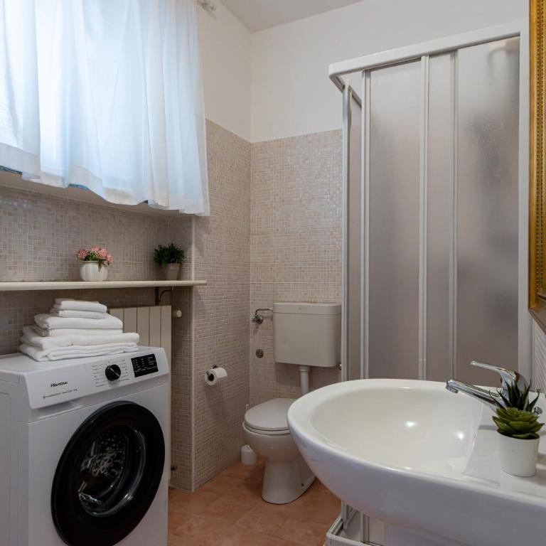 Cuz's Lake House - Arona Center - Free Wi-Fi - By Guestaly - Appartamento con 1 Camera da Letto - 32