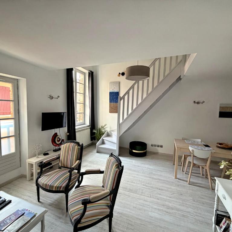Elegant and cozy 2 bedrooms appartement with private parking - Apartment - Split Level - 15
