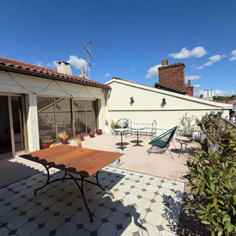 Large 105m Apt with Terrace & Parking - Appartamento - 12
