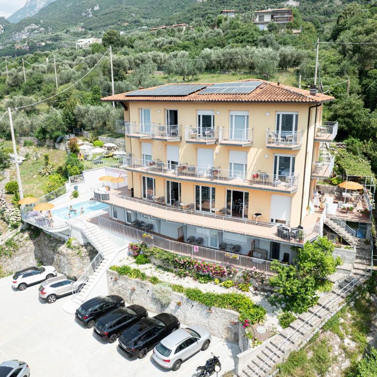 Hotel Casa Marinella - Camera Superior Matrimoniale/Doppia con Letti Singoli con Vista Lago - 1