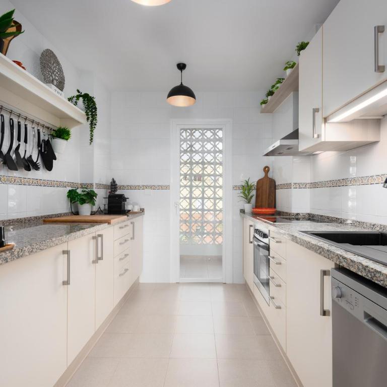 La Fragata Estepona 3b 2b Seaview - Appartamento Premium con 3 Camere da Letto e Balcone - 15