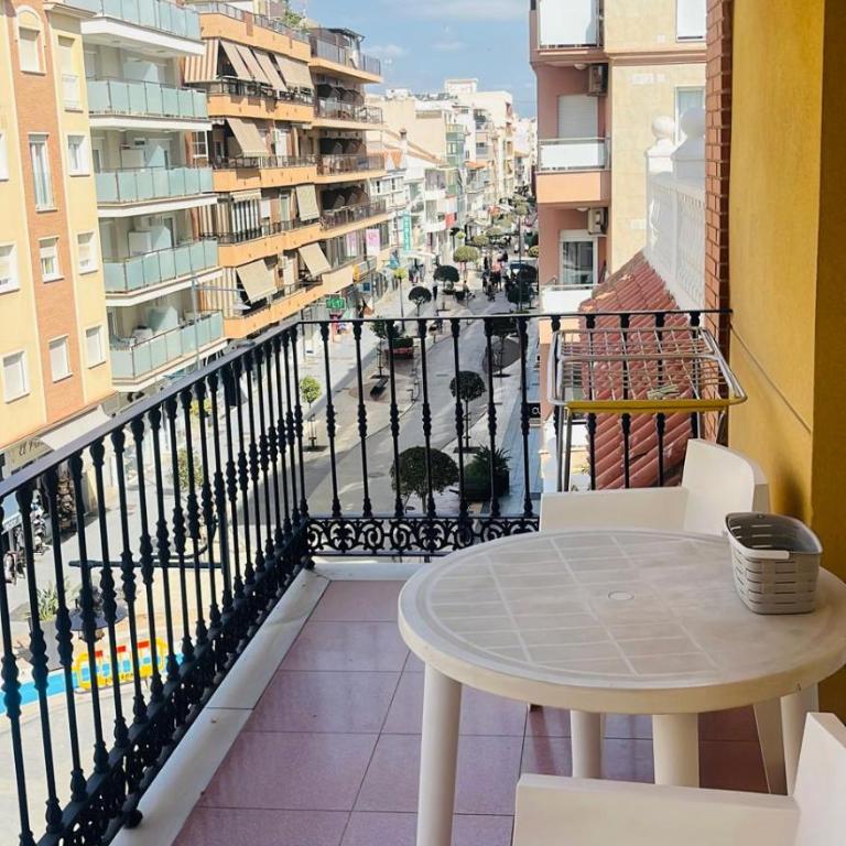 Apt FERNANDO VISTAS AL MAR -3º PUERTA 2 - HOME RENT MALAGA - Apartment mit 2 Schlafzimmern - 4
