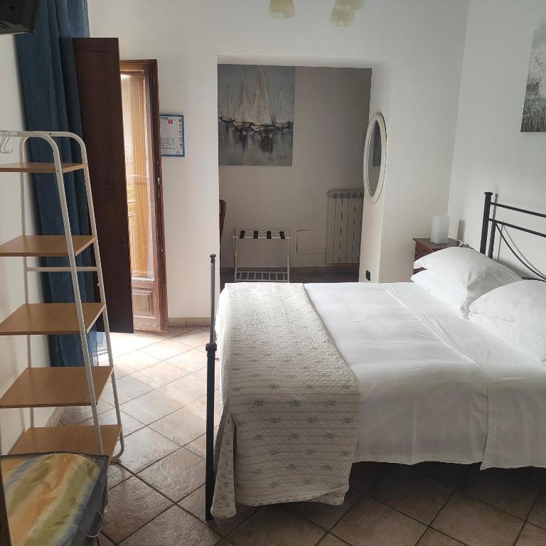 Hotel Pace - Camera Matrimoniale - 4