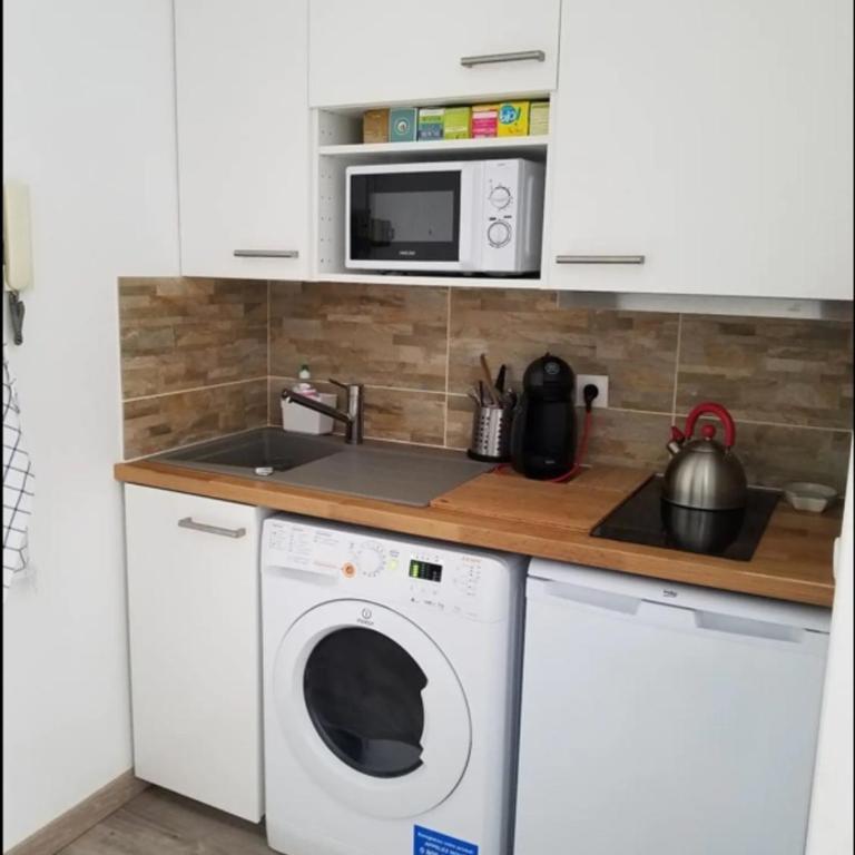 Apt With Balcony At 350 m From The Beach - Apartment - 4