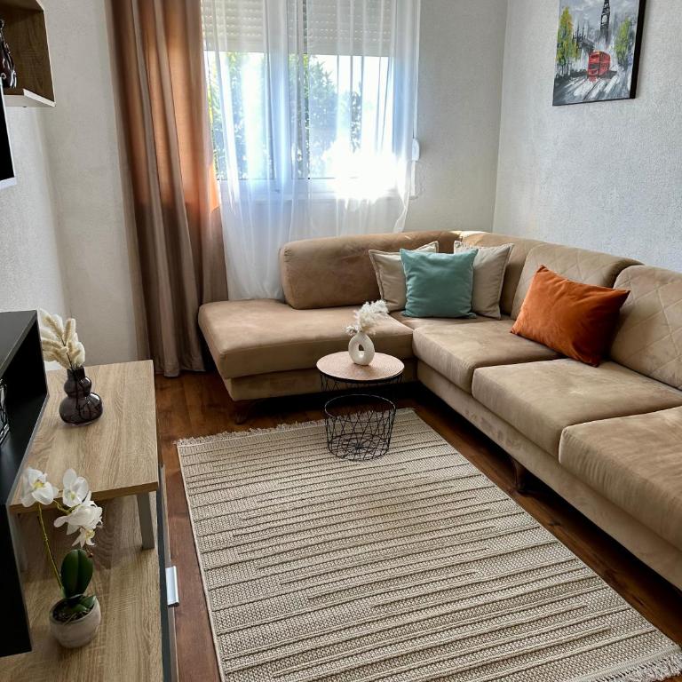 SOL guest house - Dvokrevetna Soba sa Bračnim Krevetom/Zasebnim Krevetima - 10