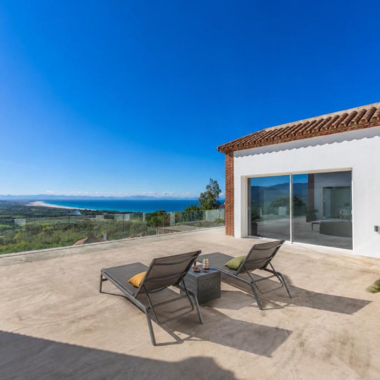 Villa Las Palmeras Valdevaqueros Suites, Pool & Sea Views - Apartamento de 1 dormitorio con balcón y vistas al mar - 56
