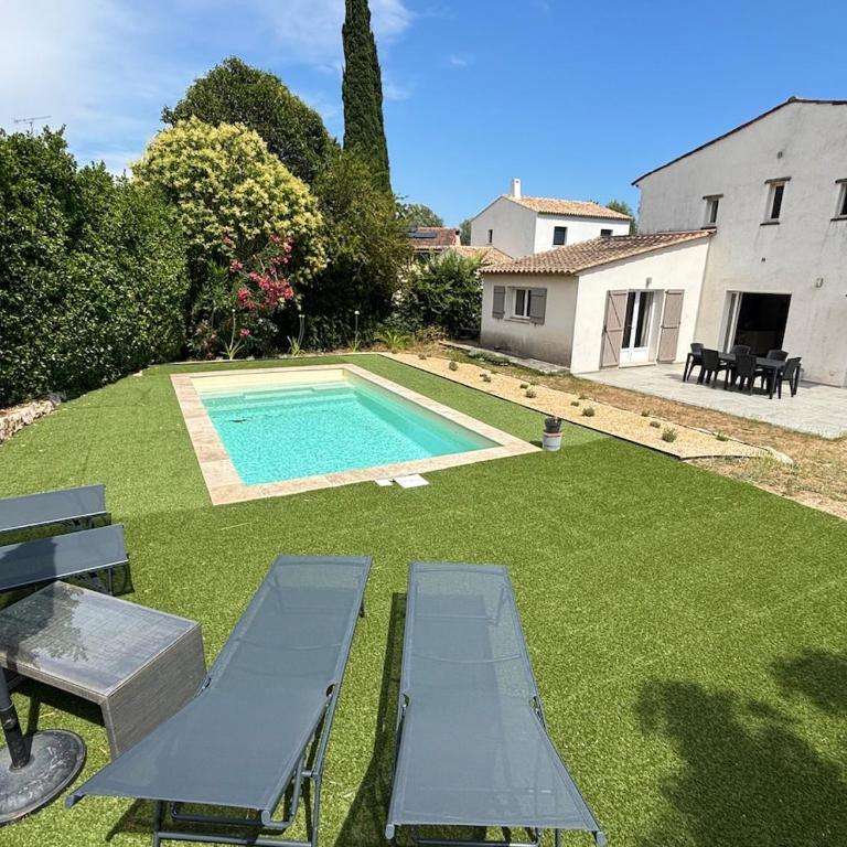 Appartement 3 chambres dans villa, jardin et piscine privatifs - Appartement 3 Chambres - 18