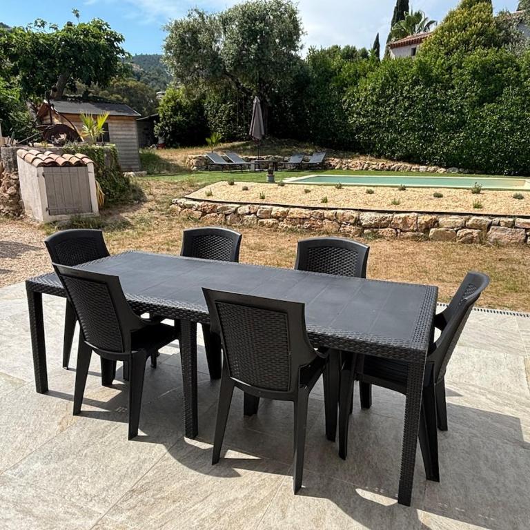 Appartement 3 chambres dans villa, jardin et piscine privatifs - Appartement 3 Chambres - 29