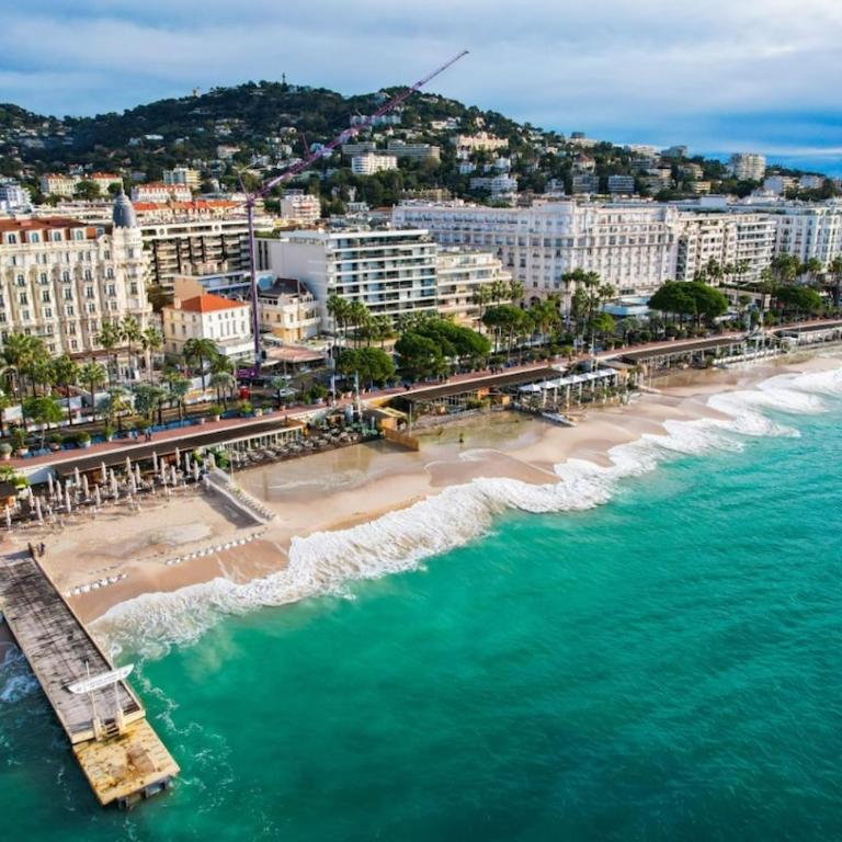 Appartement 3 chambres dans villa, jardin et piscine privatifs - Appartement 3 Chambres - 31