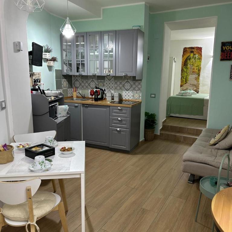Small Neapolitan house - Appartamento con 1 Camera da Letto - 2