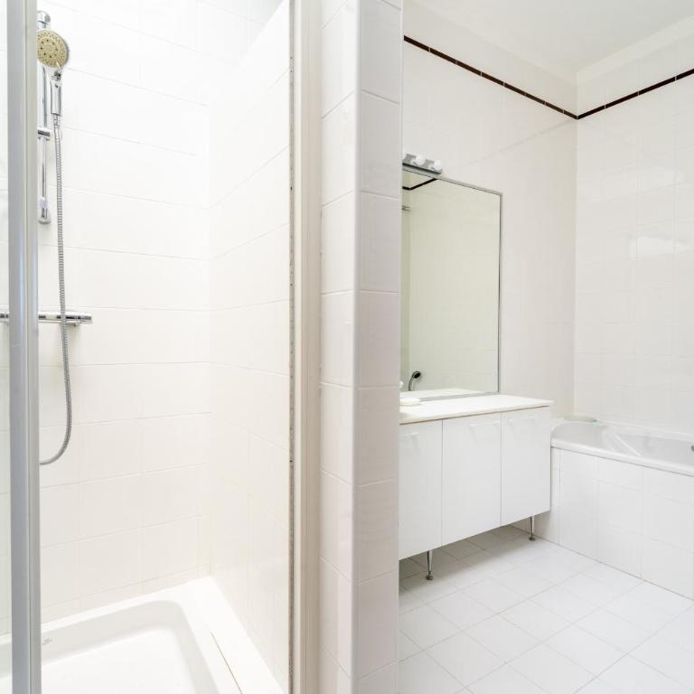 PENTHOUSE VILLAFRANCA - Penthouse d exception - Vue mer panoramique - Piscine - Terrasse - 4 suites - Appartement de Grand Standing 4 Chambres - 5
