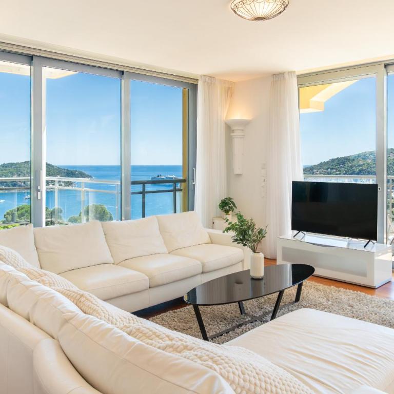 PENTHOUSE VILLAFRANCA - Penthouse d exception - Vue mer panoramique - Piscine - Terrasse - 4 suites - Appartement de Grand Standing 4 Chambres - 44