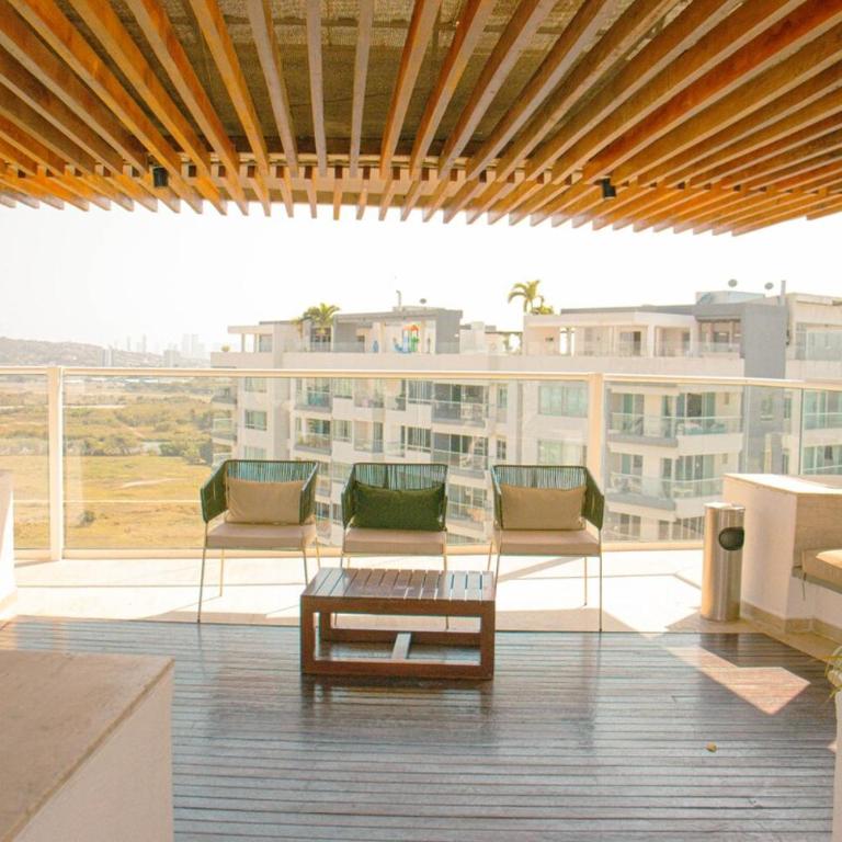 exclusivo condominio cerca al mar - Three-Bedroom Apartment - 4